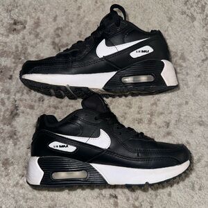 Used NIKE air Max kids shoes